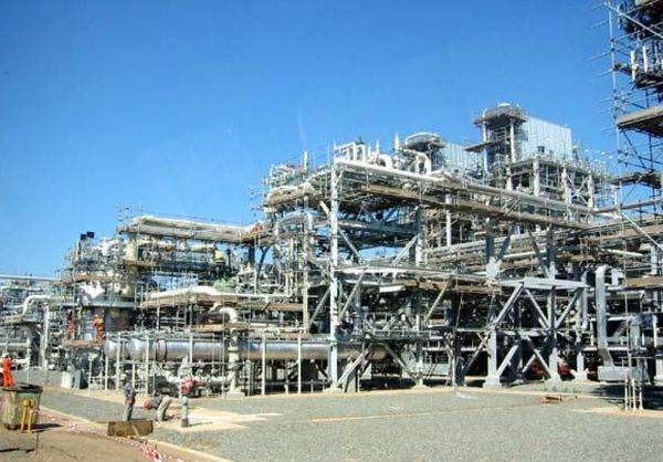 Bătălia pentru Lukoil România: americanii, MOL şi grecii se luptă pentru activele strategice ale ruşilor